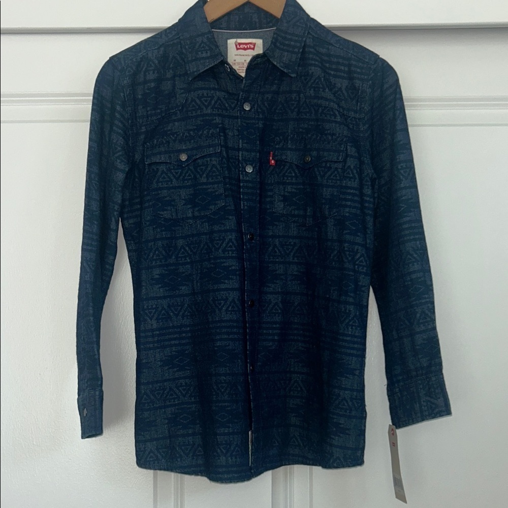 🆕 Levi's Navy Geometric Button-Up Shirt